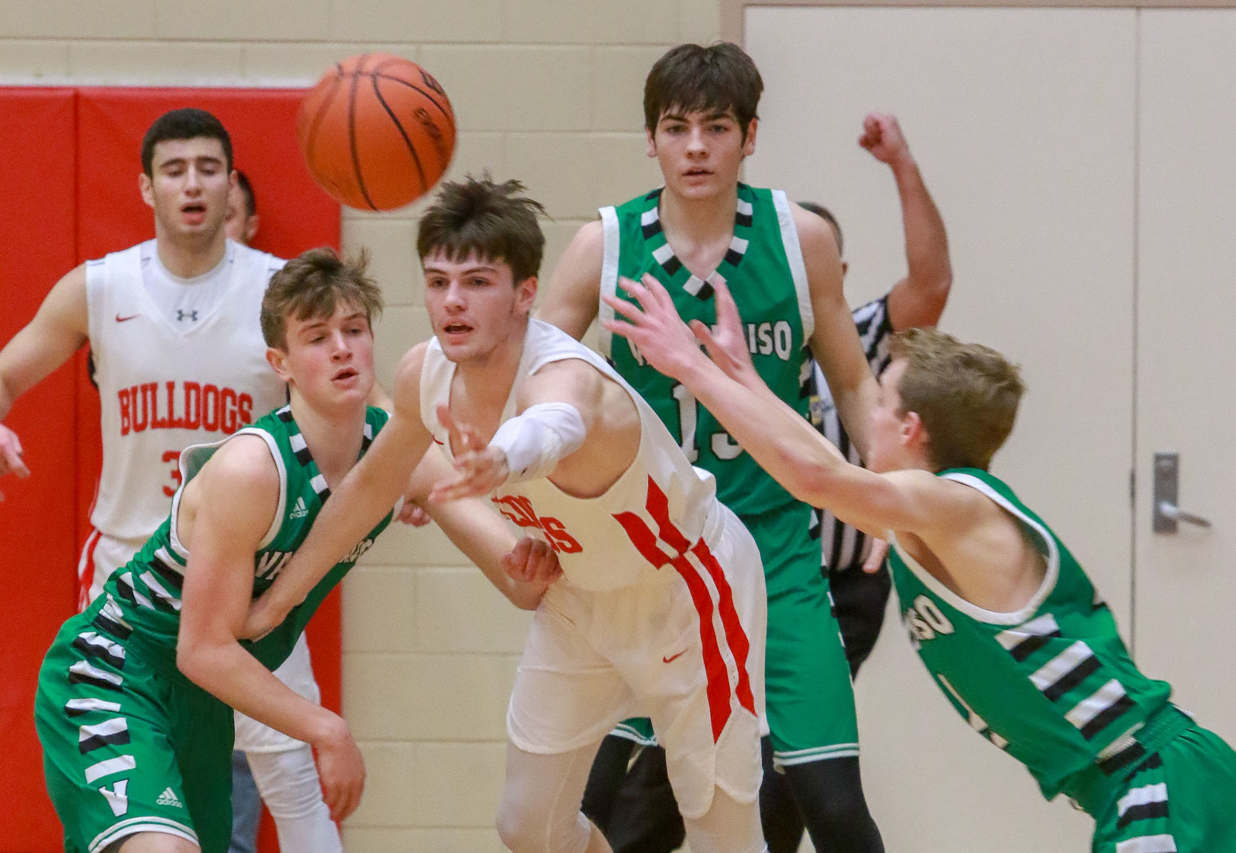 Boys basketball - Valparaiso at Crown Point